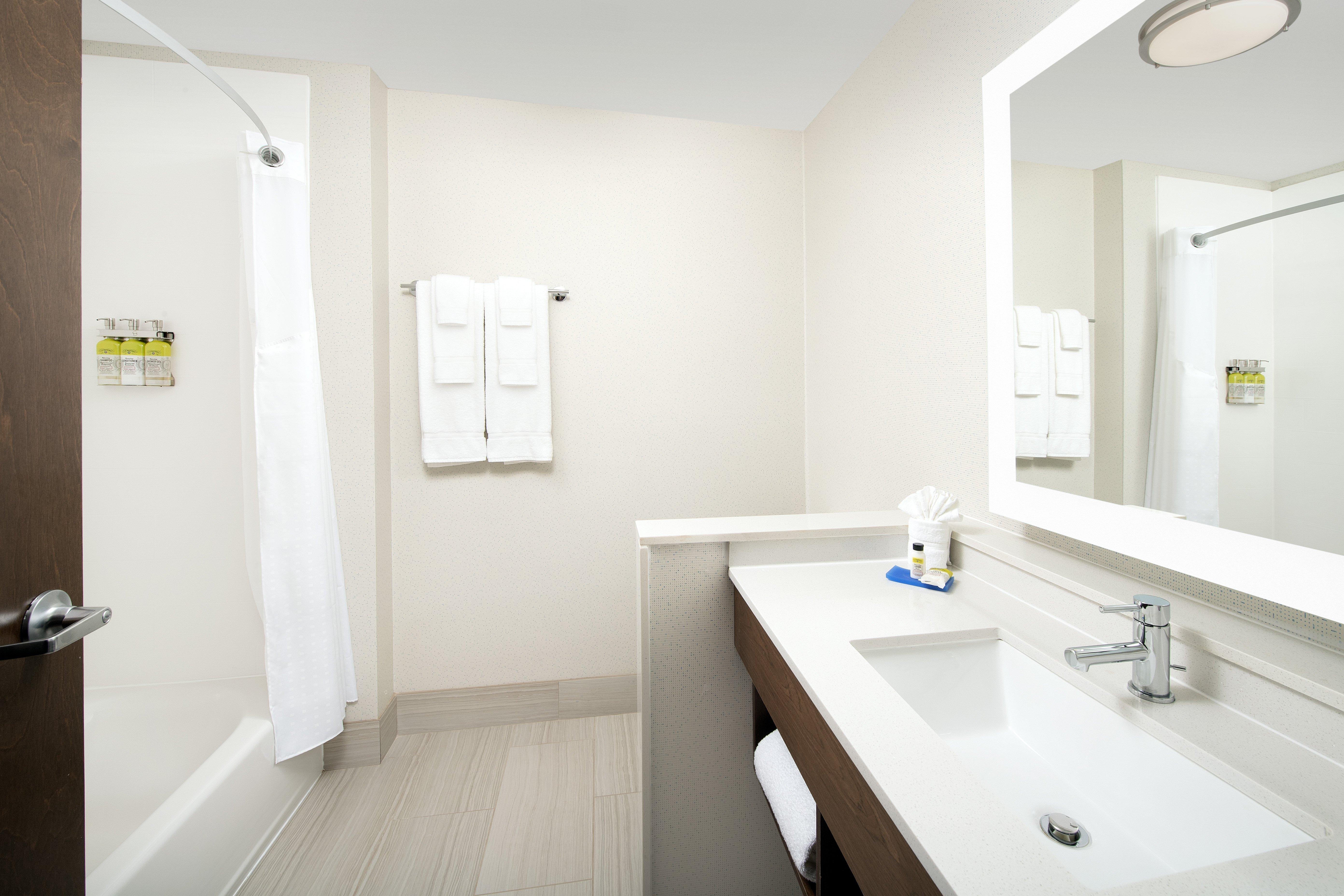 Holiday Inn Express & Suites - North Brunswick By Ihg Экстерьер фото