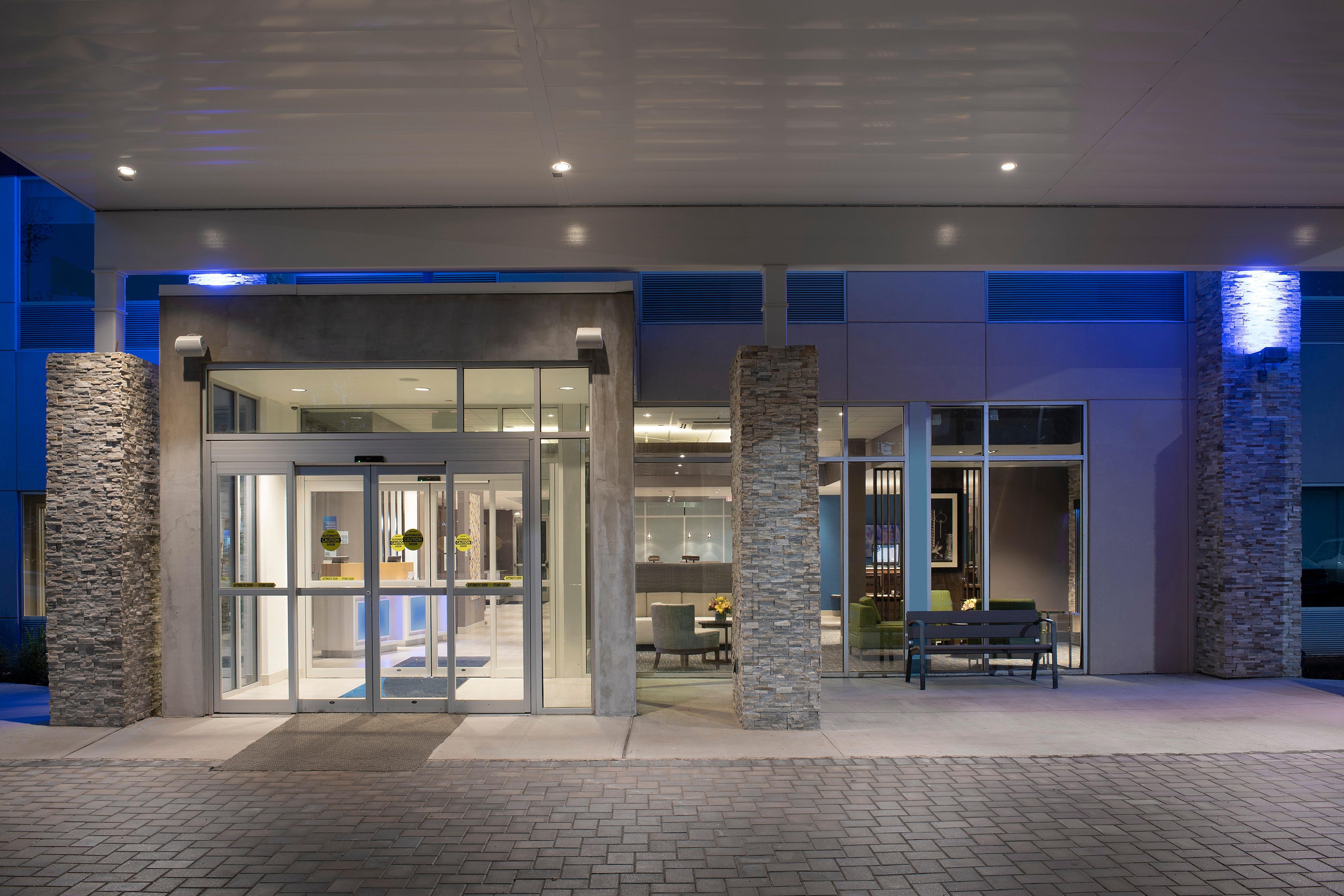 Holiday Inn Express & Suites - North Brunswick By Ihg Экстерьер фото
