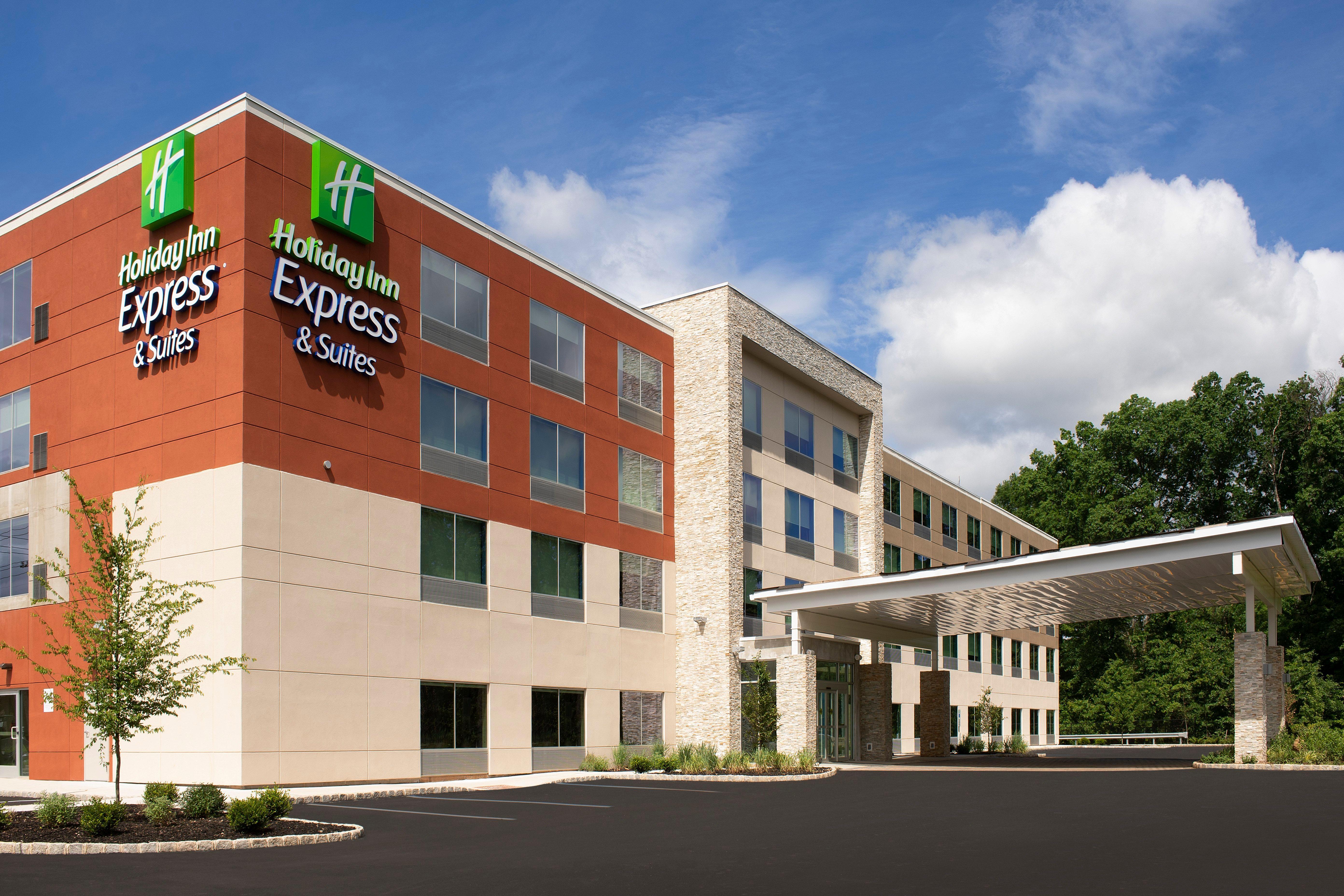Holiday Inn Express & Suites - North Brunswick By Ihg Экстерьер фото