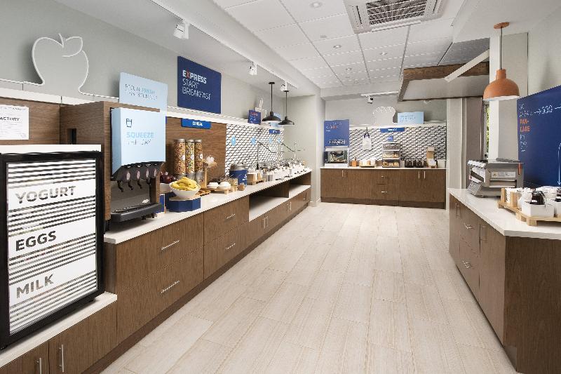 Holiday Inn Express & Suites - North Brunswick By Ihg Экстерьер фото